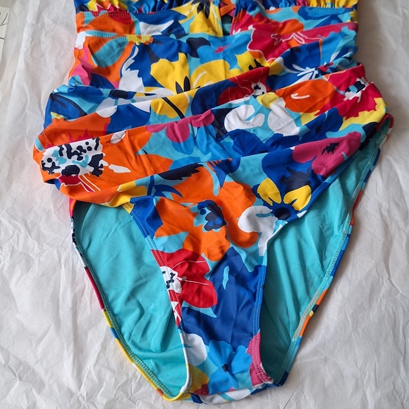 Yonique NWT One Piece Plus Size Swimsuits Tummy Control Ruched Floral Sz 22W - Picture 2 of 10